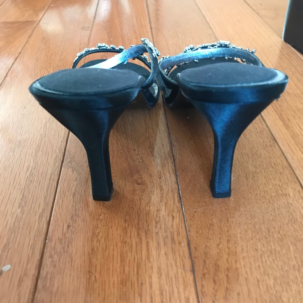 Shoes - Picture 4 of 6